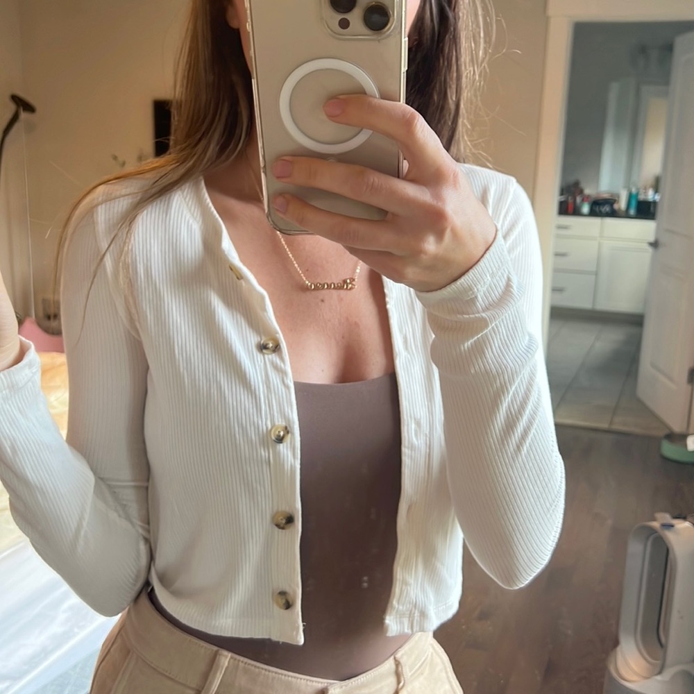 Aritzia Cardigan